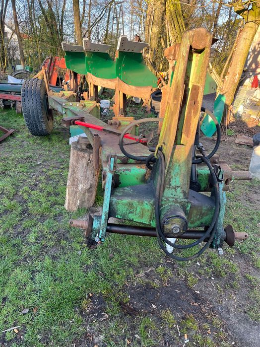 Pług 4-skibowy obrotowy