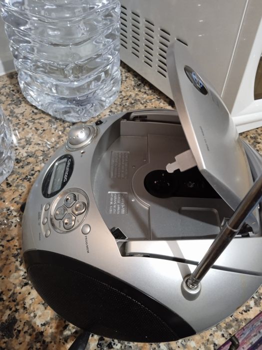 Grundig Rádio Leitor de CDs Digital MP3 NOVO