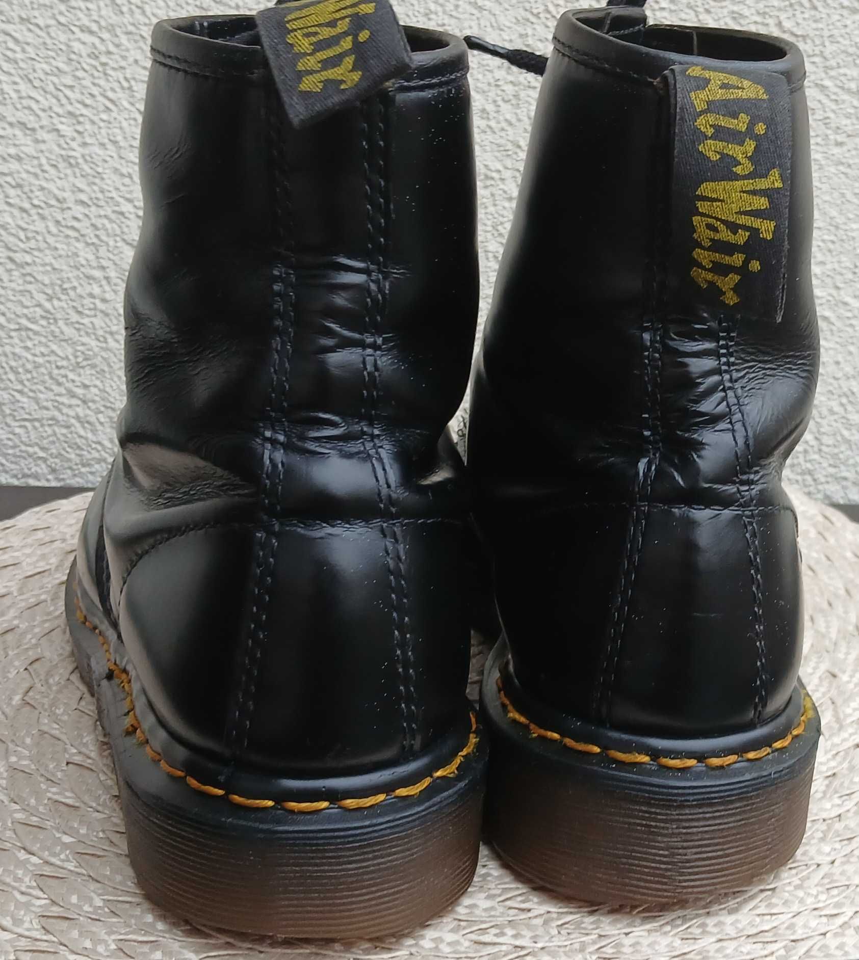Martens 1460, made in england. Rozmiar 8