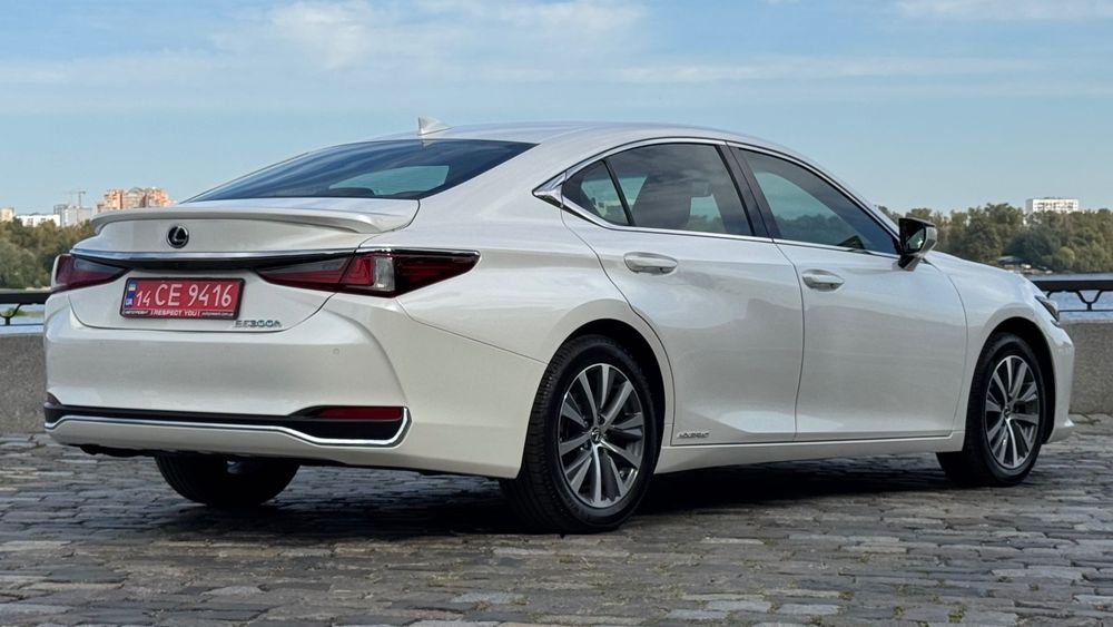 Продам Lexus ES 300 Hybrid 2021 Ідеальний і Максимальний