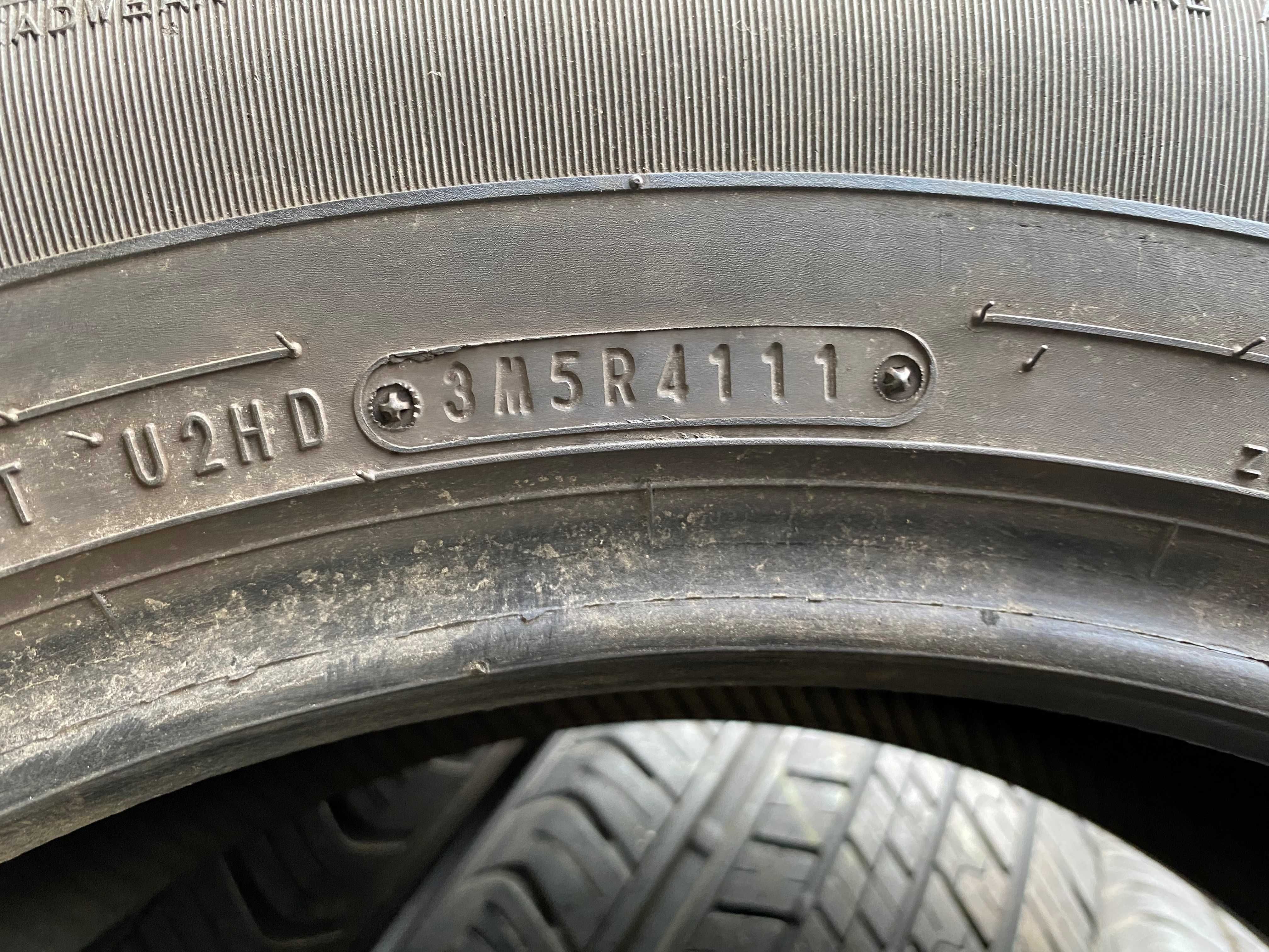 Komplet opon Dunlop 225/60 R18