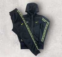 Чоловічий оригінальний спортивний костюм Nike Sportswear Repeat