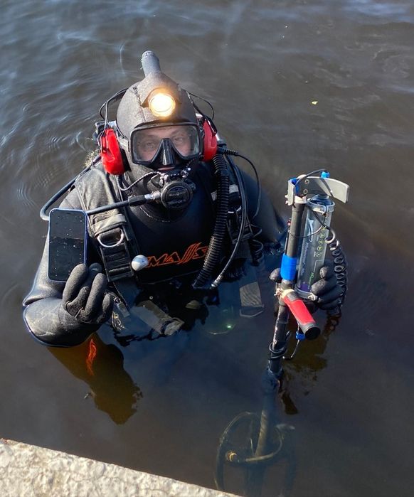 Водолаз аквалангіст 24/7