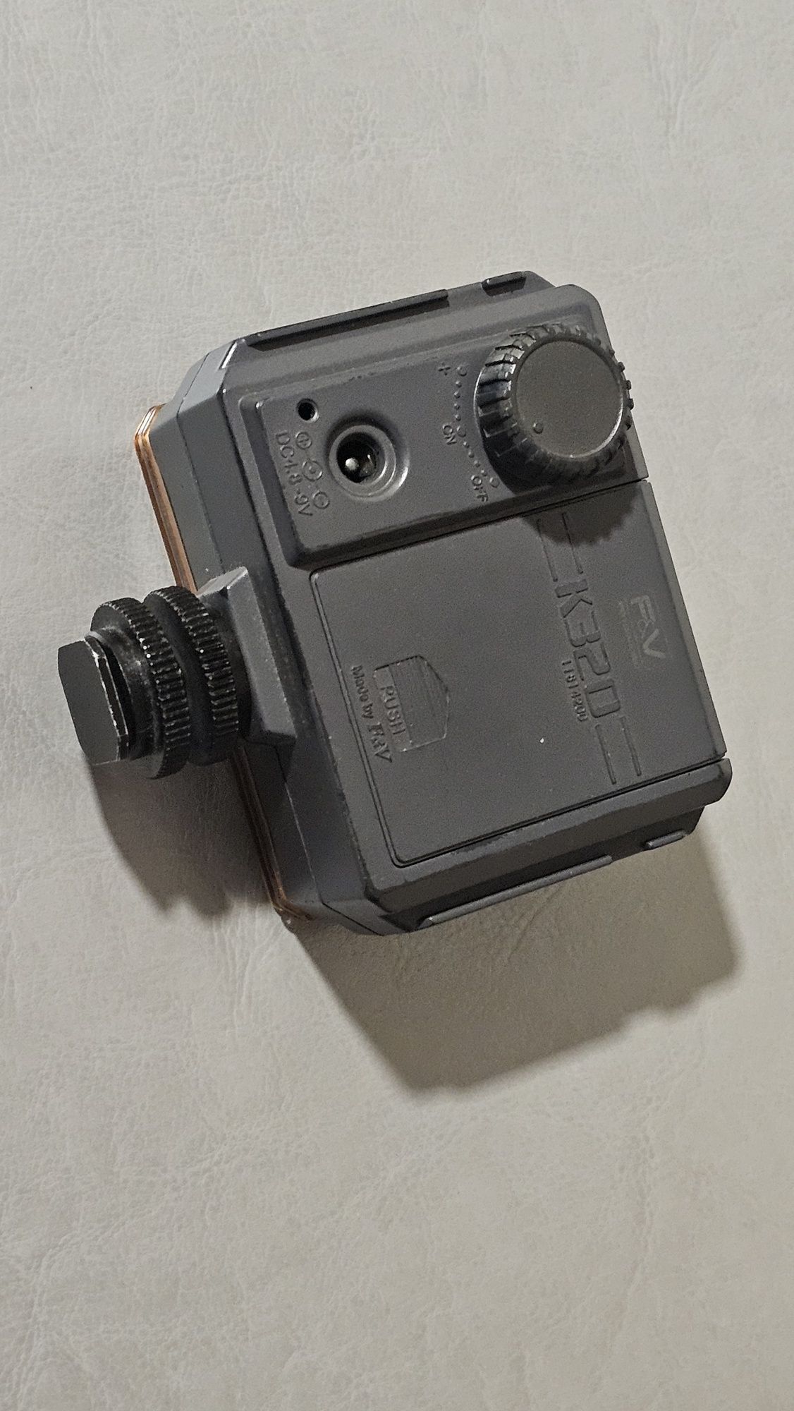 F&K  K320 Lampka nakamerowa Led