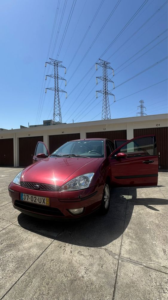 Ford Focus 1.4 Gasolina 5 portas – 2003 – 90.000 km