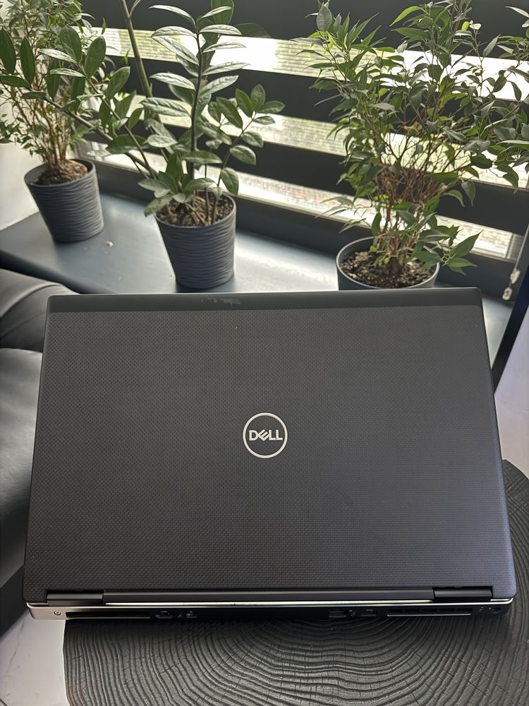 Робоча мобілна станція DELL 7730 i9-8950HK 2.90GHz 32Gb Ram 17.3"