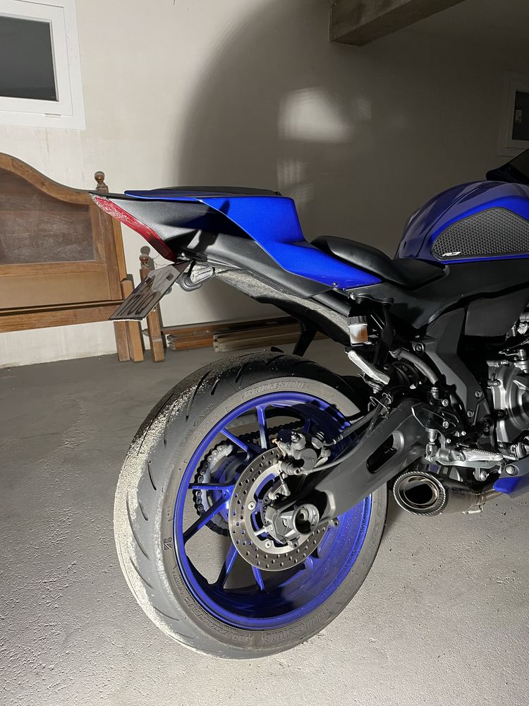 Yamaha R7 de 2022 com 35kw de livrete