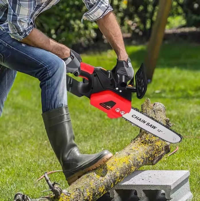 Motosserra 12" Motor sem escovas em Promoção