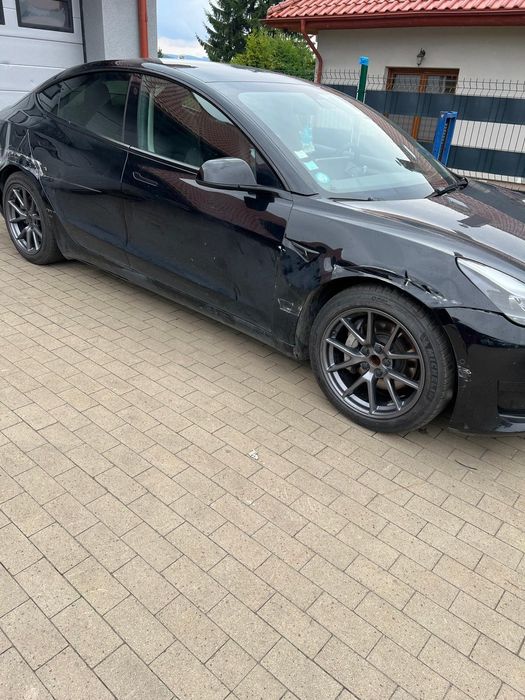 Tesla Model 3 Lift 2021r.