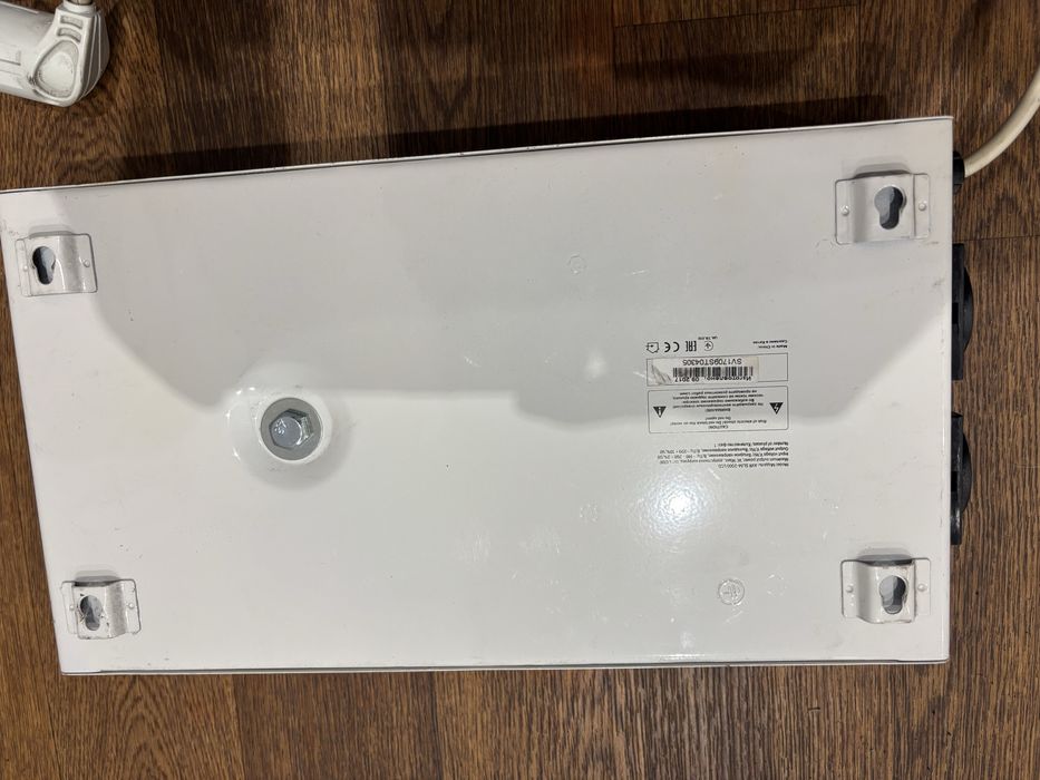 Стабилизатор напряжения SVEN AVR Slim-2000 LCD,