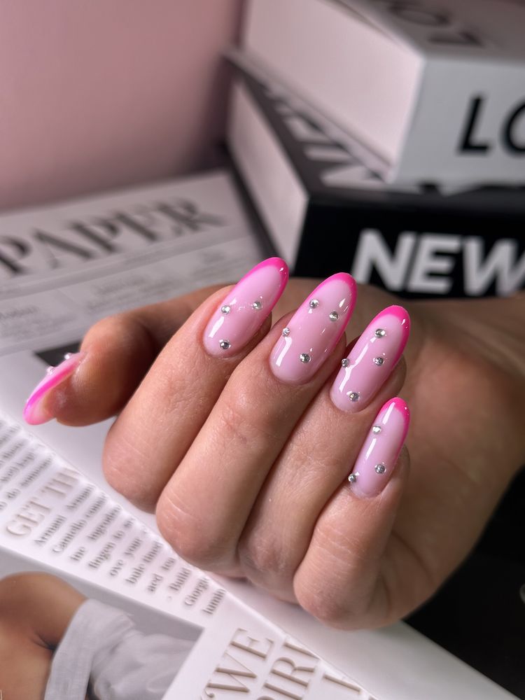 Manicure przedłużanie paznokci pedicure
