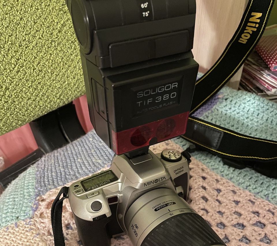 Спалах soligor tif 380 LCD