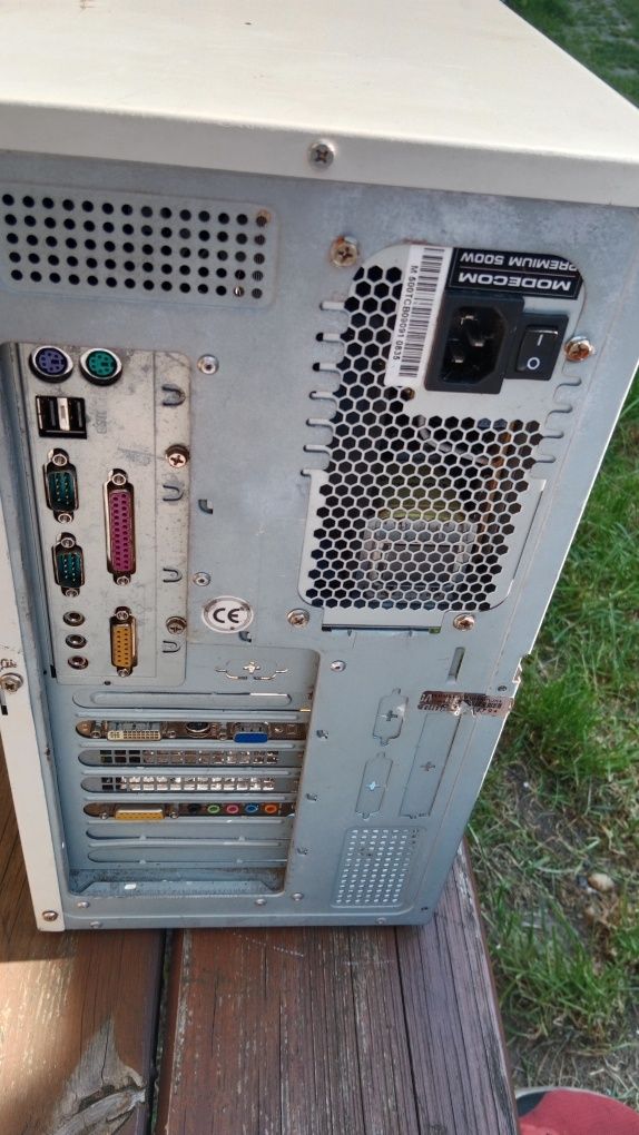 Retro komputer lata 2000