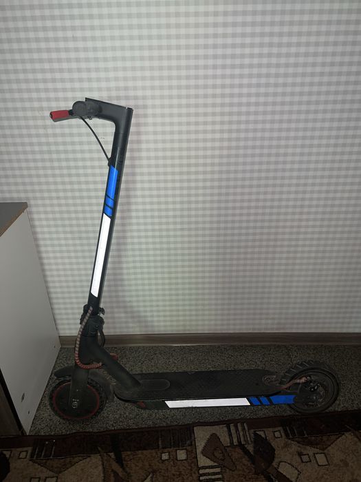 Продаю рабочий самокат Mi Scooter Pro 2