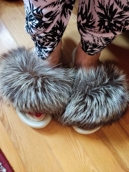 Klapki damskie z futrem naturalnym