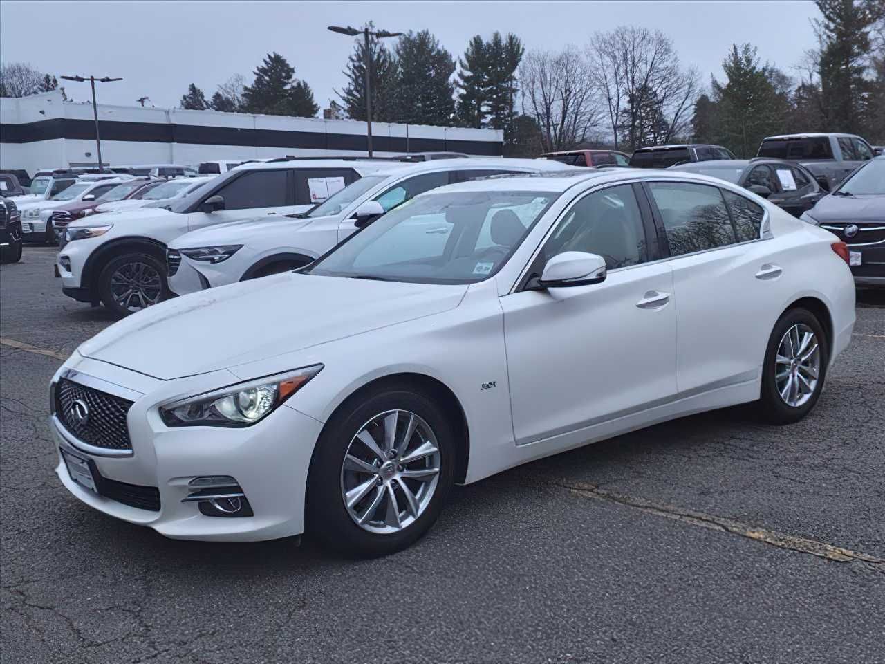 Infiniti Q50 2016