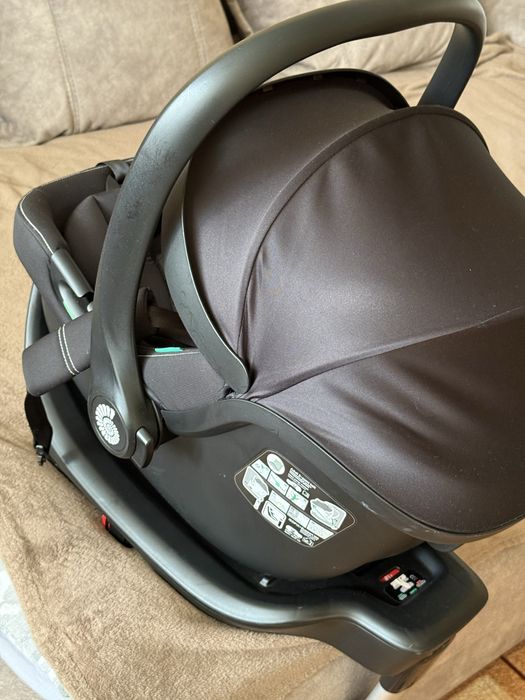 Дитяче автокрісло з базою carello ammonite