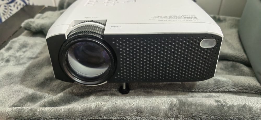 VENDO OU TROCO: projetor de vídeo digital Apeman LC350. 
projetor de v