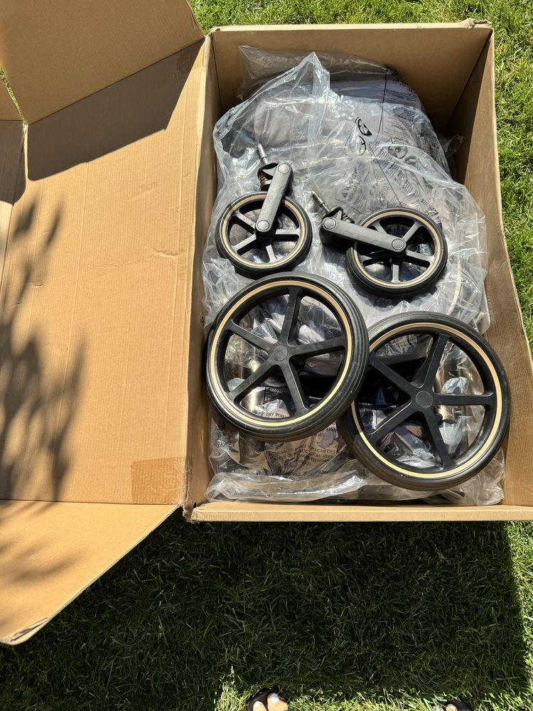 Коляска CYBEX PRIAM 2 в 1 на шасси GOLDEN ROSE