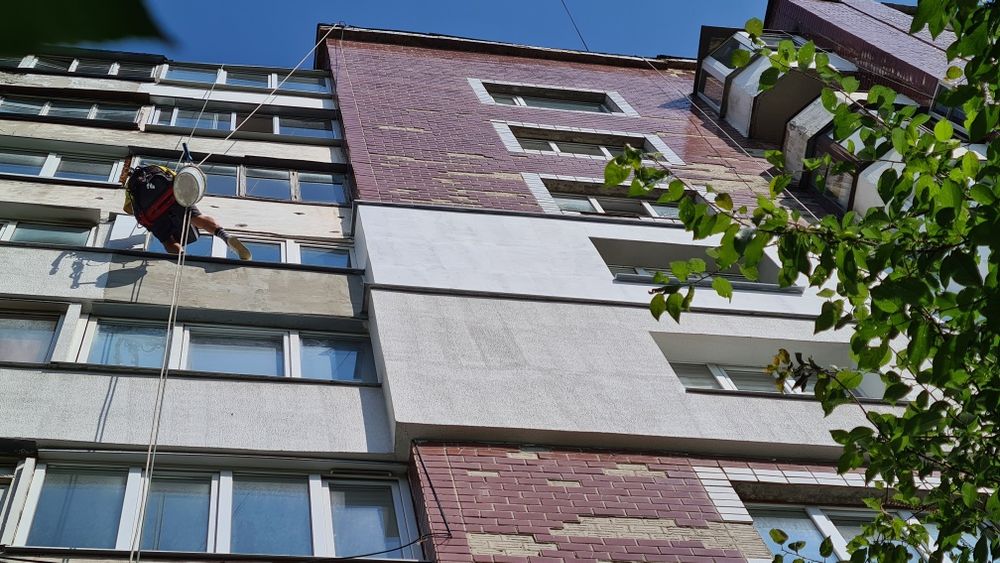 Висотні роботи,верхолаз, утеплення, миття вікон..
