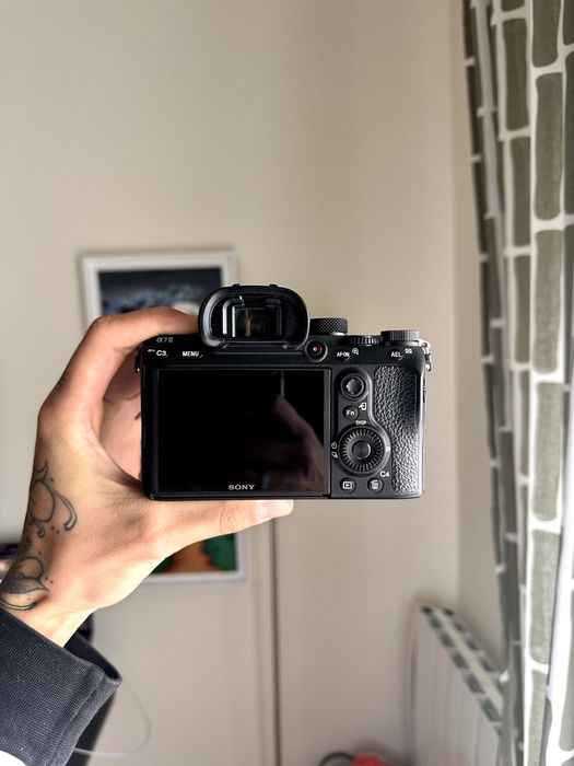 Sony A7 III - Ótimo estado - 21.000 disparos apenas
