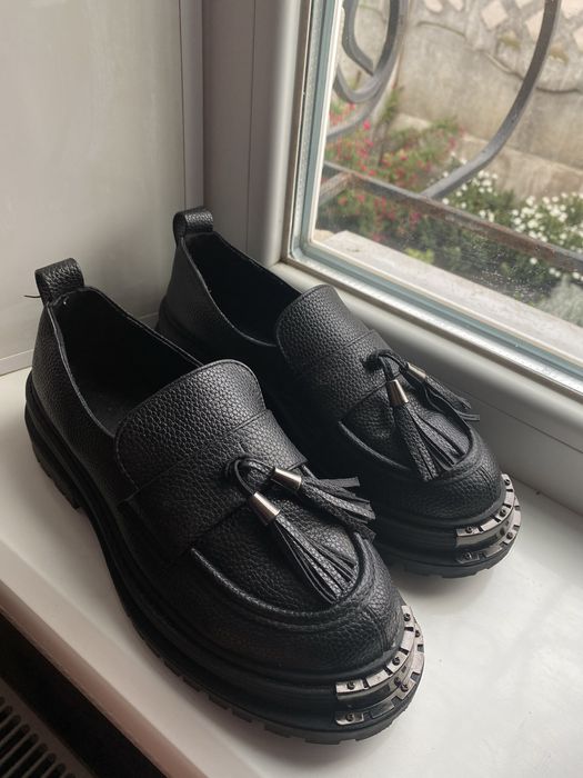 Лофери чорні, стильне взуття, розмір 37