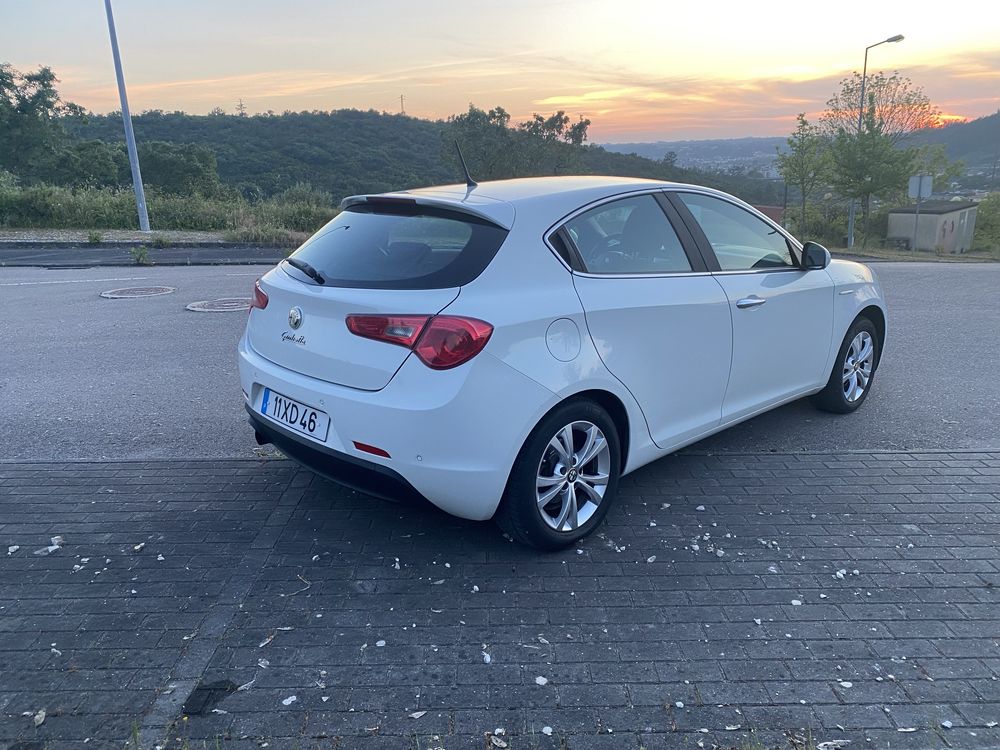 Alfa Romeo Giulietta 1.6 JTDm - 2012 -