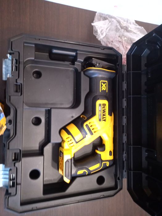 Piła szablasta DEWALT DCS 367