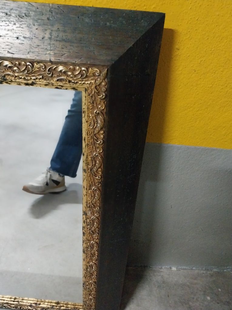 Espelho de parede com moldura