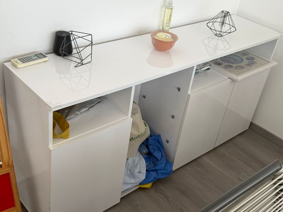 Móvel branco lacado