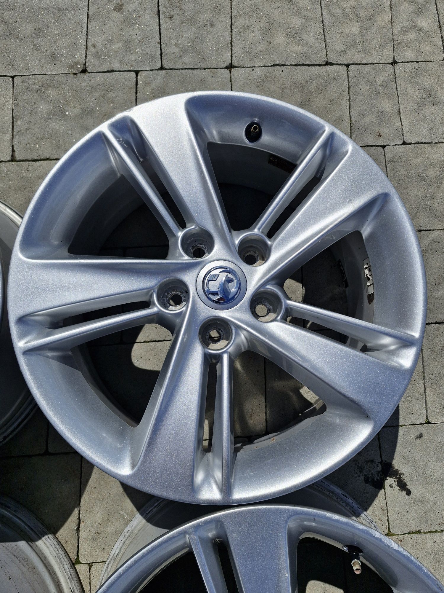 Диски легкосплавні Opel Astra J Insignia Zafira Tourer 7.5J R17 ET45