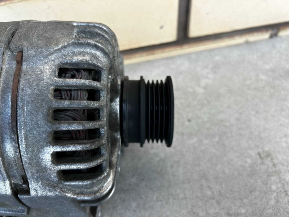 генератор Opel Astra H Zafira Vectra C 1.6 1.8 бензин 120Amp