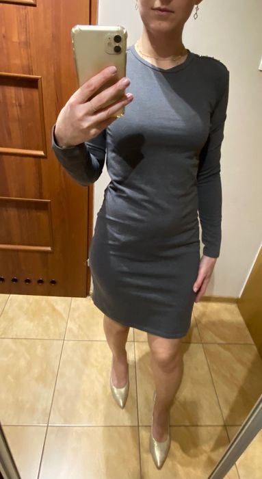 Sukienka Sinsay, szara z ćwiekami, rozm. M