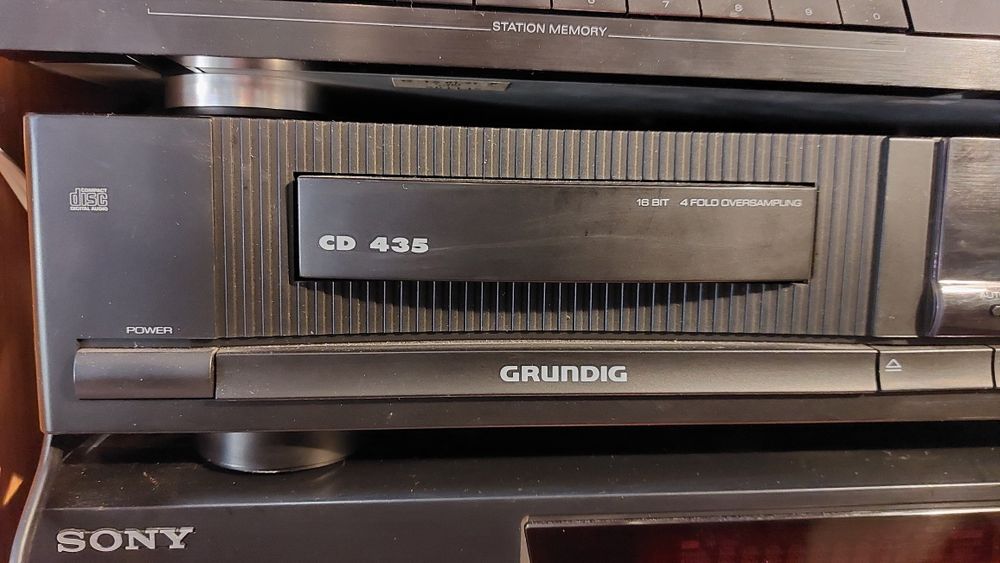 Odtwarzacz CD Grundig  CD 435   16 BIT 4 FOLD OVERSAMPLUNG