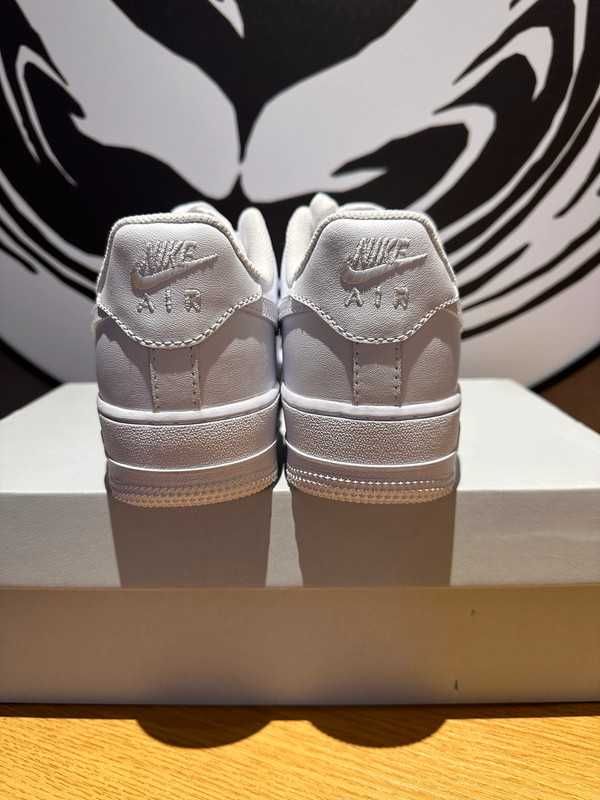 Nike Air Force 1 Low '07 White 37.5