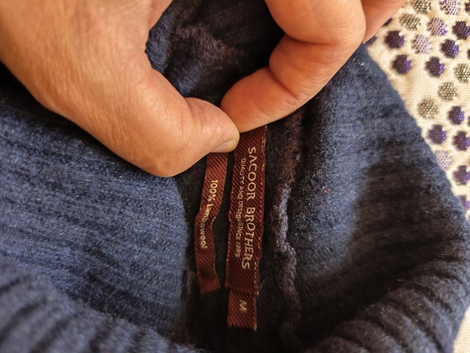 Camisola azul quentinha da Sacoor. Usada,em bom estado.