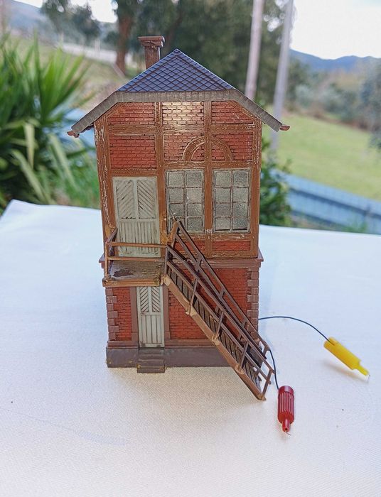 FALLER 120121, Casa do agulheiro com iluminação