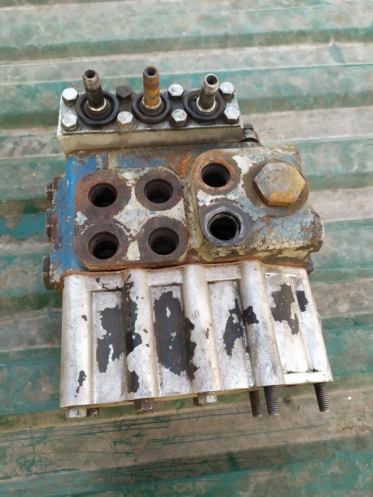 Продам запчастини т40