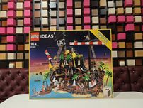 Конструктор LEGO IDEAS 21322 Пірати Затоки Барракуди (2545 Деталей)