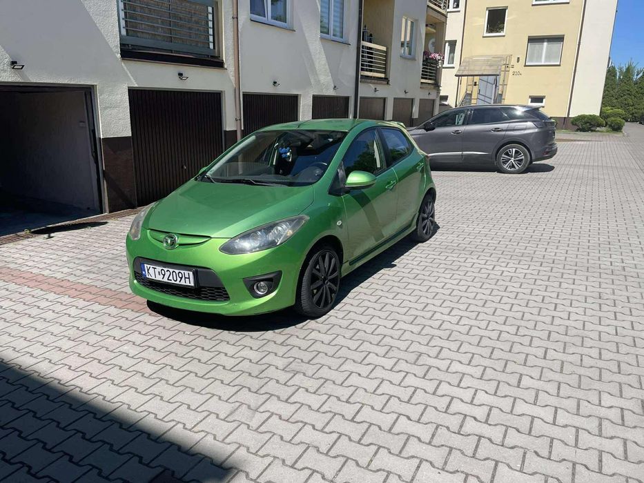 Mazda 2 Mazda 2 • Automat • Zielony kolor • Uszkodzony silnik (panewka)