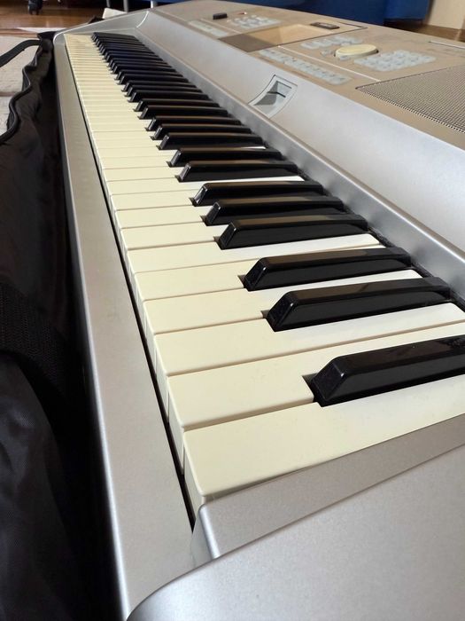 YAMAHA Keyboard Portable Grand DGX-305 pianino cyfrowe, 1 właściciel
