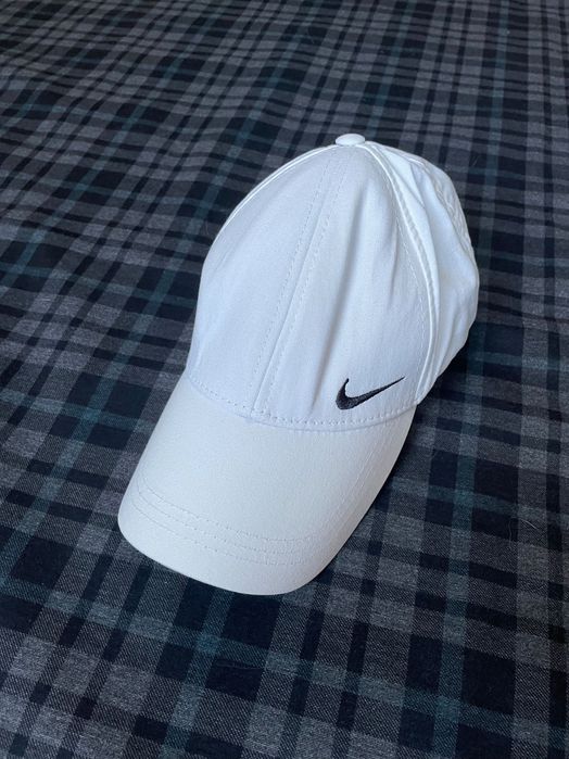 Кепка унісекс Nike біла