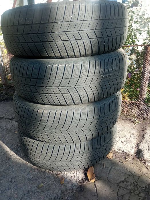 Зимова гума barum 235 60 18