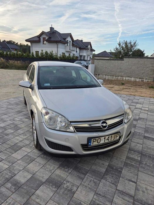 Opel Astra H 2007r. 1.6 benzyna