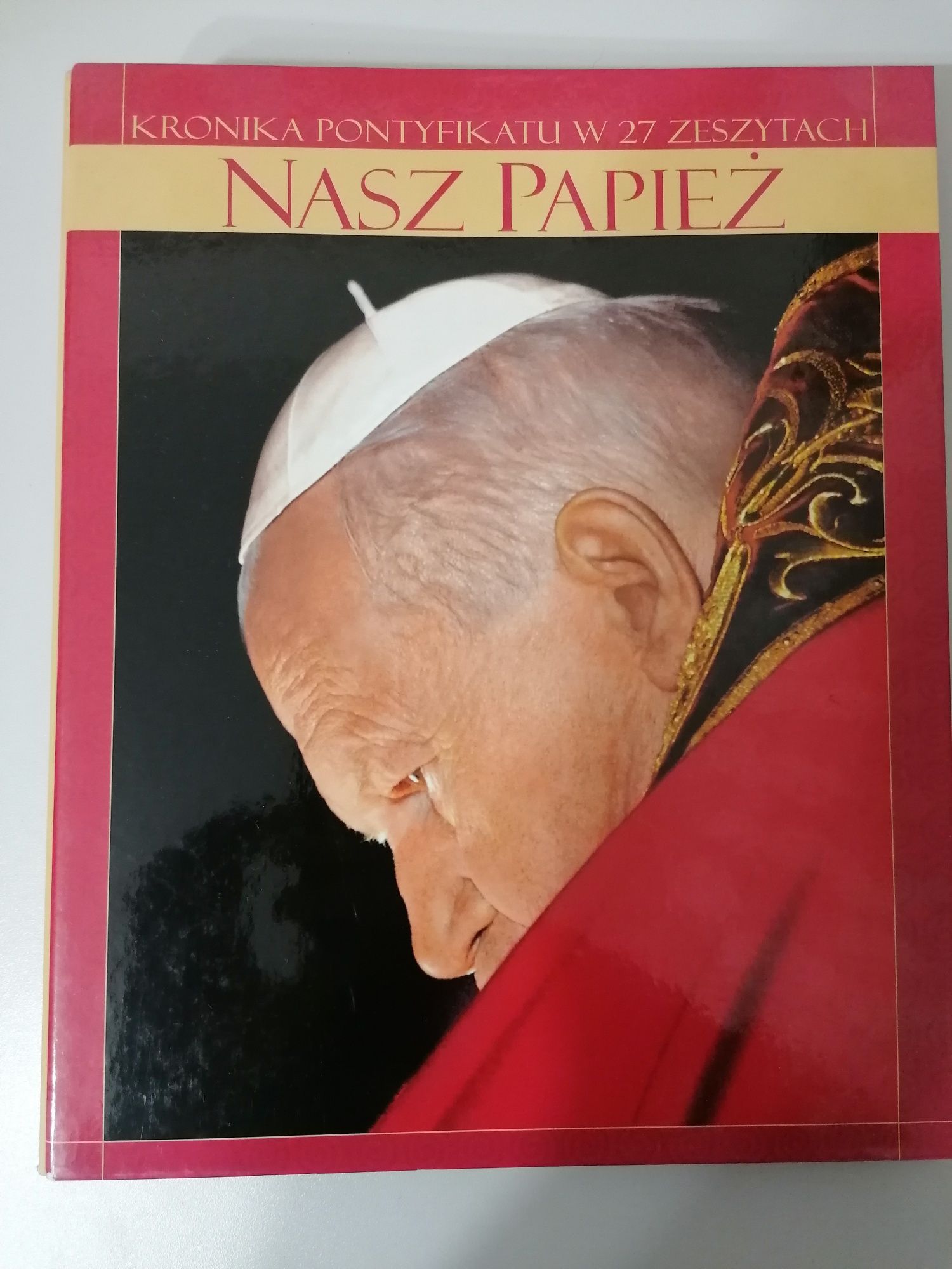 Kronika pontyfikatu Jana Pawła II segregator z 27 zeszytami