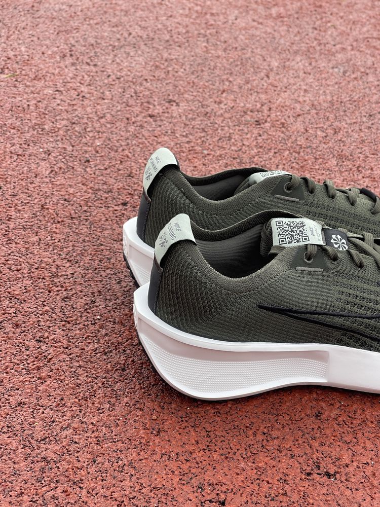 Оригінал Кросівки NIKE W INTERACT RUN FD2292-300 оригинал найк хаки 39