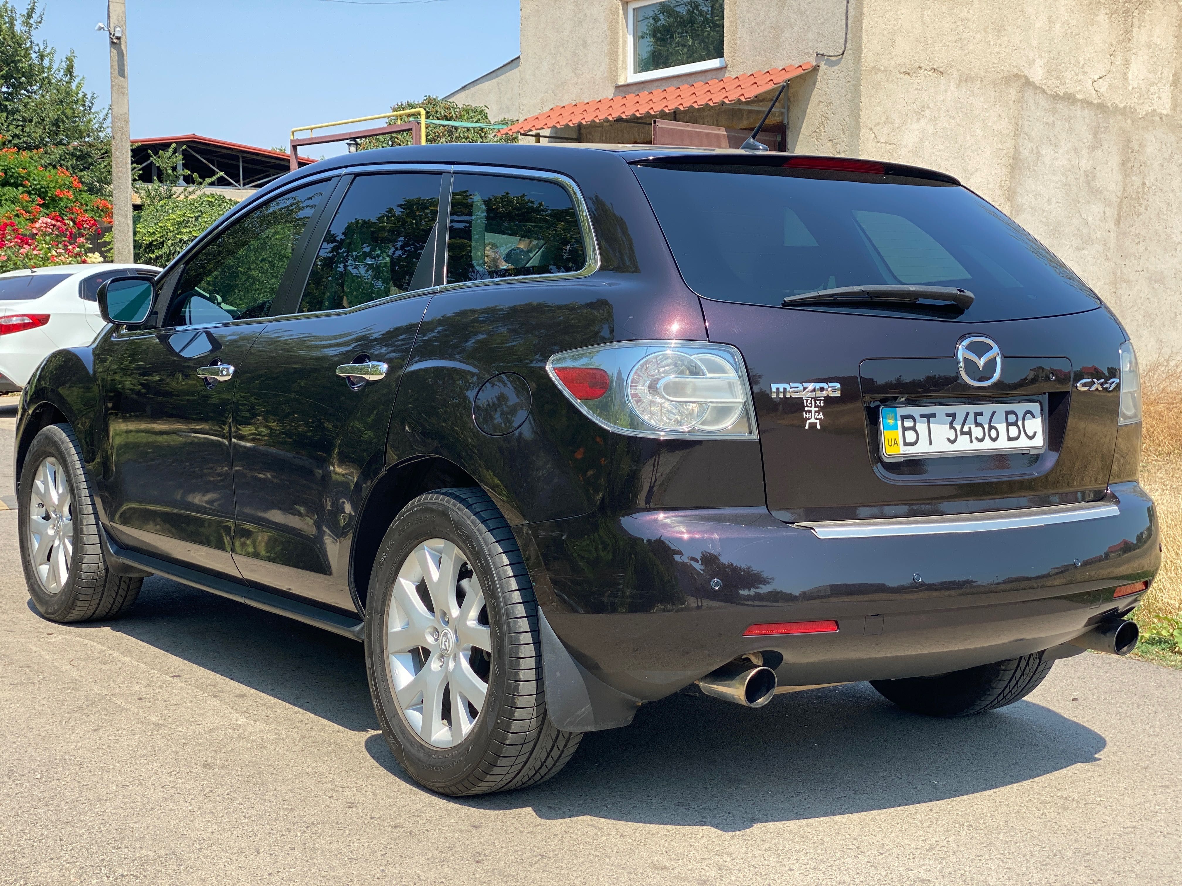 Автомобиль Mazda CX-7