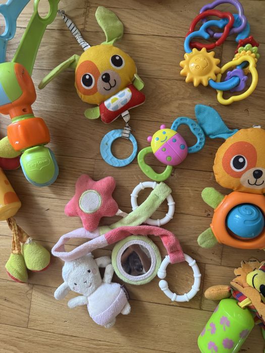 Підвісні іграшки для немовля
