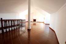 Duplex T3+1 com 201m2 construídos, 178m2 úteis e garagem Box