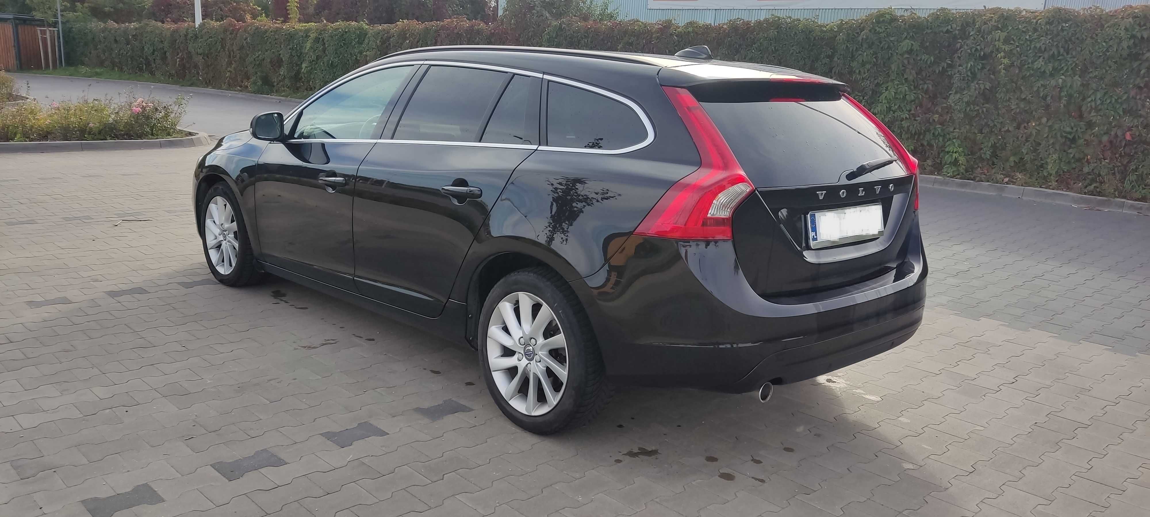 Volvo V60 2.0 D3 150km MOMENTUM!!!